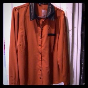 Top with leather collar