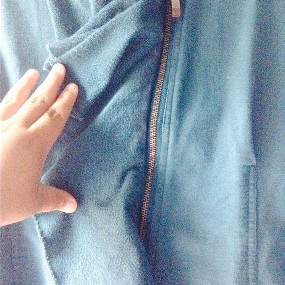 Sweater - Picture 4 of 4