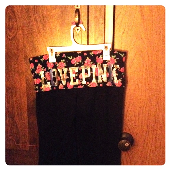 Size M Victorias Secret Pink yoga  🎉Xmas sale🎉