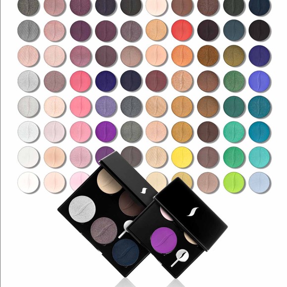 A Sephora eyeshadow palette - Picture 3 of 3