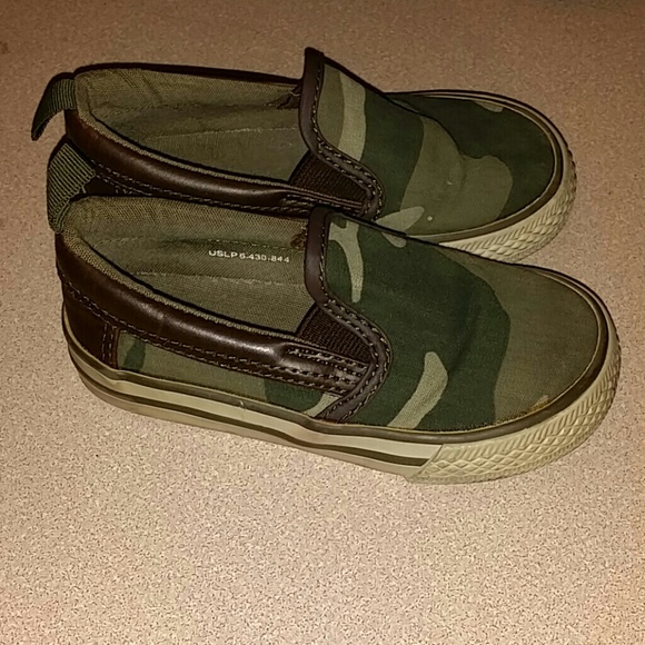 GAP kids Camo slip ons...Size 7 toddler.