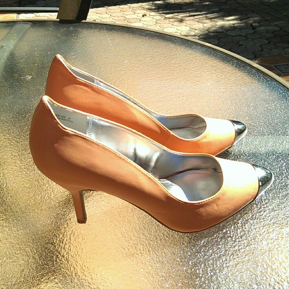 New Peach Silver Toe Pumps