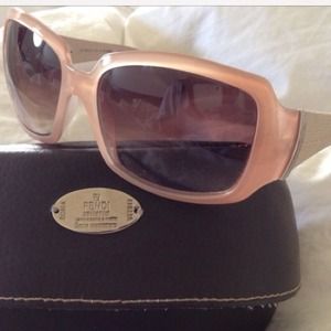 😻 Limited edition Fendi sunglasses