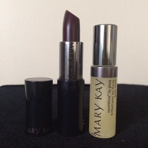Mary Kay lipstick and lipgloss bundle. NEW!