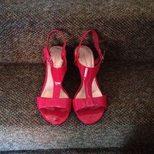 Fuchsia size 11 wide wedges