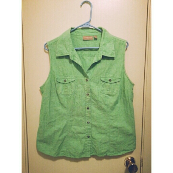 Light green button up sleeveless shirt