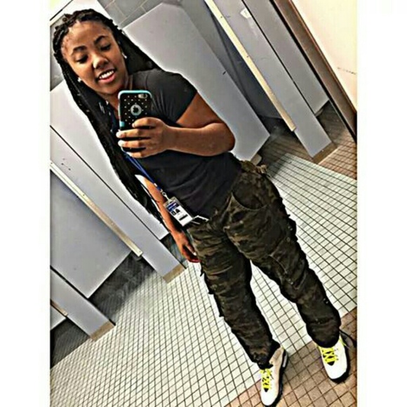 Jordan 6s - Picture 2 of 2