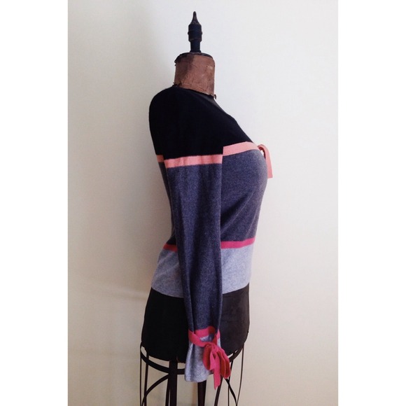 ♥️SOLD Anthropologie sweater - Picture 3 of 4