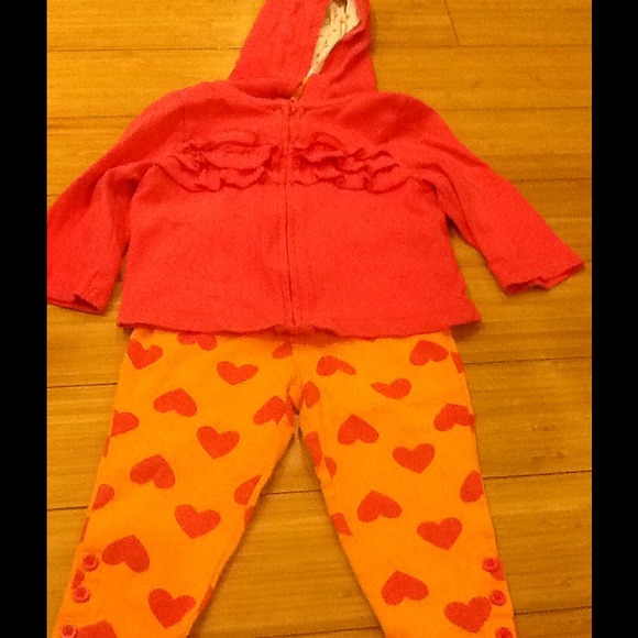 ruffled zip up hoodie wpants set🚫SOLD IN BUNDLE🚫