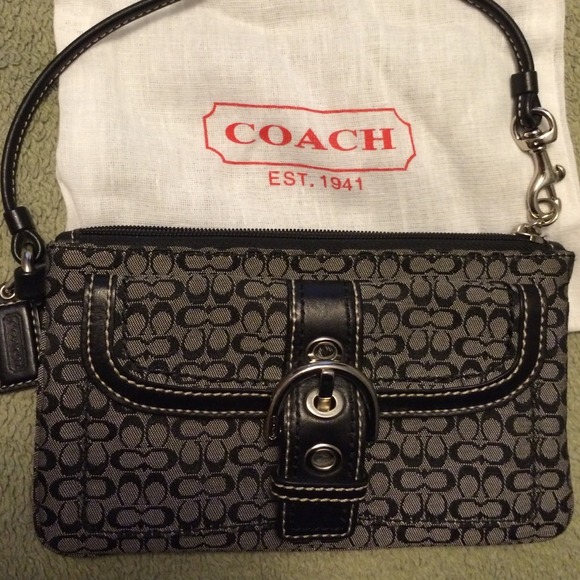 BUNDLE!! 2 Coach wristlets