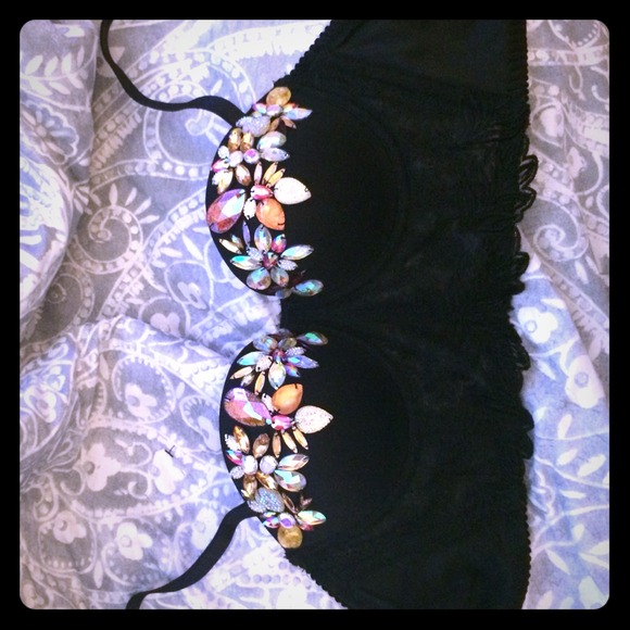 bebe Tops - Bebe bra top just bought worn once