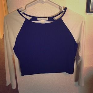 Black and white quarter sleeved crop top