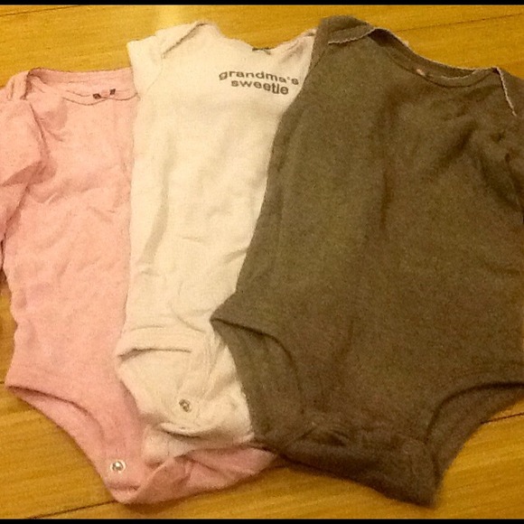 Bundle of long sleeve bodysuits - Picture 1 of 3