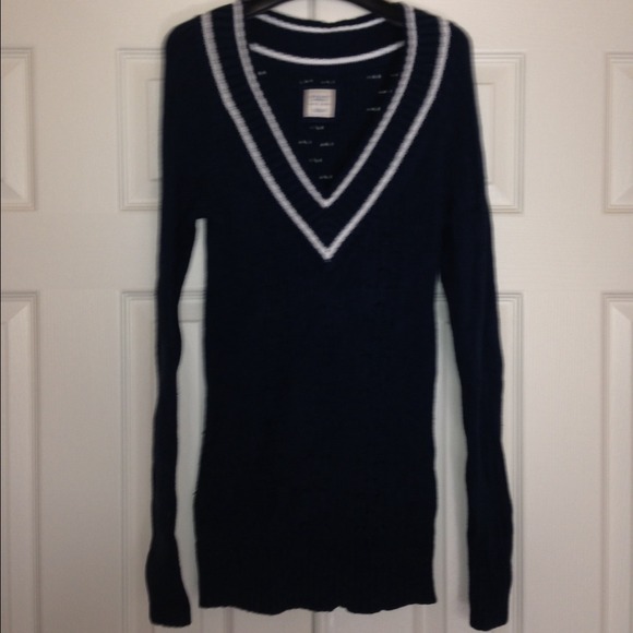 Old Navy chunky cable v-neck - Picture 1 of 3