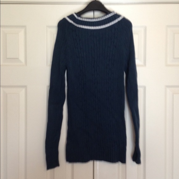 Old Navy chunky cable v-neck - Picture 3 of 3