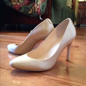 Ivanka Trump champagne stilettos