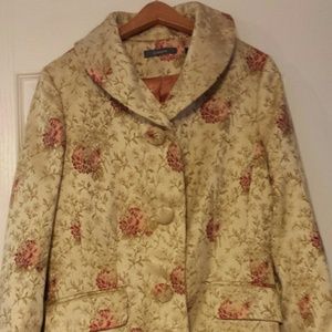 Stylish  Vintage Liz Claiborne 3/4 length coat