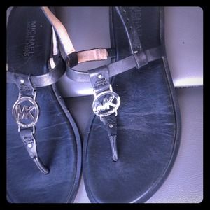 MICHAEL KORS authentic black leather sandals 7.5