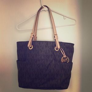 Authentic Michael Kors jet set logo tote