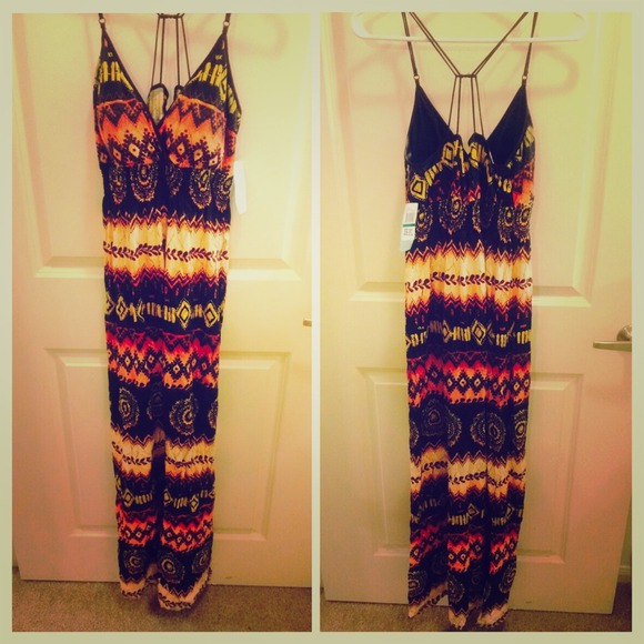 *~NWT~* Aztec maxi•••