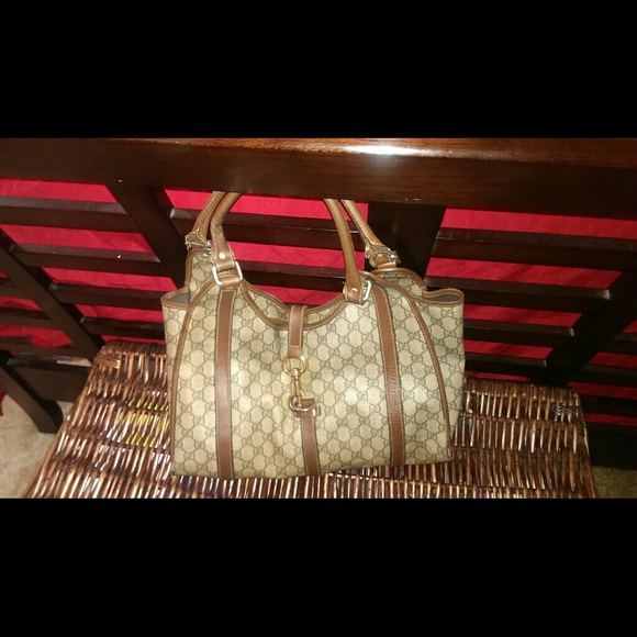 100 % Authentic Gucci pocketbook