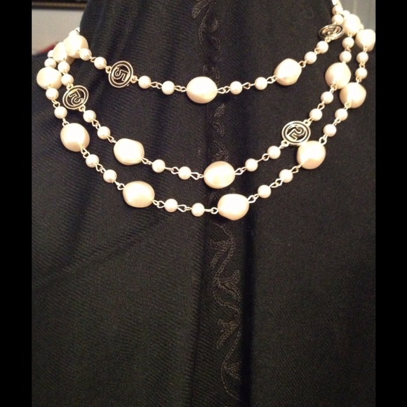 🎉sale🎉Coco N5* necklets - Picture 1 of 4