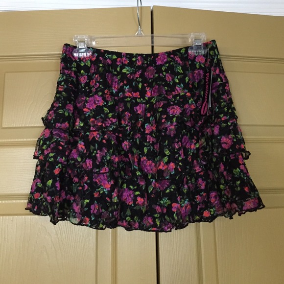 Floral Pattern Skirt Size M