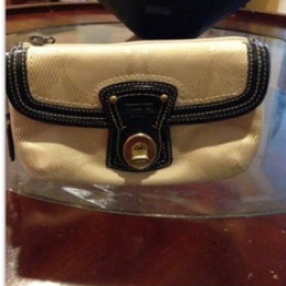 Coach Handbags - Authentic coach wristlet