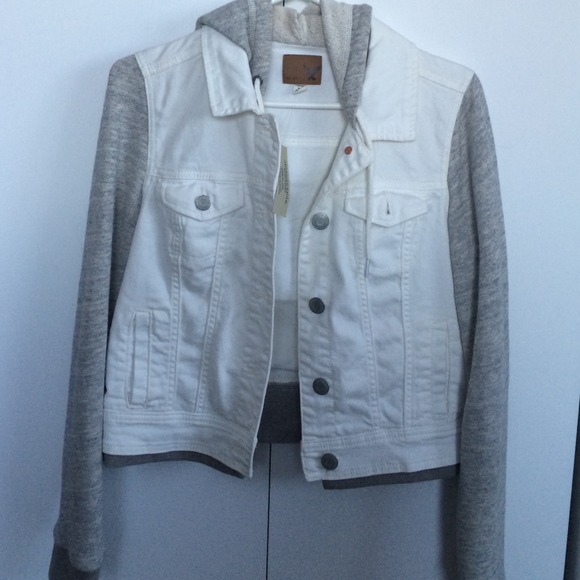 American Eagle Outfitters Jackets & Blazers - NWT AE white  w/ hooded & denim jacket BUNDLE