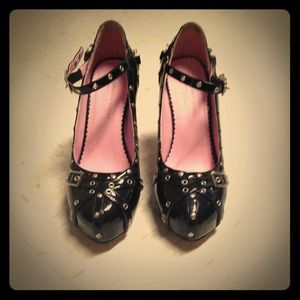 Mary Jane patent leather pumps