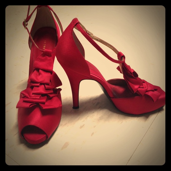 Red T strap pumps