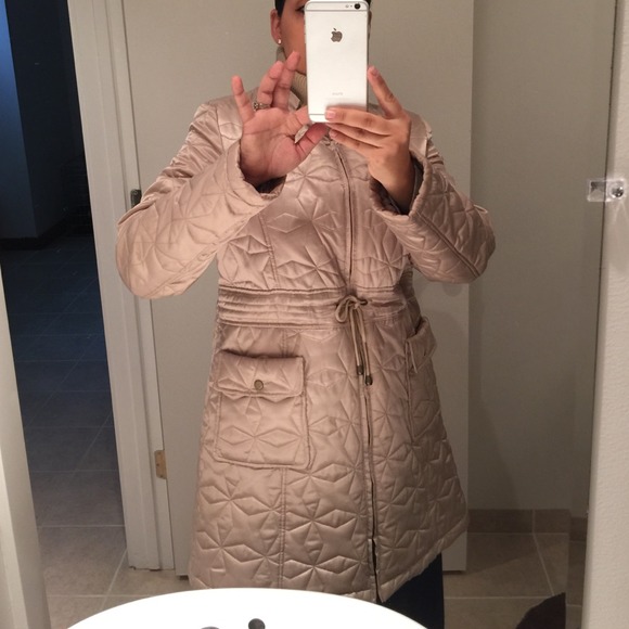 Candies gold coat! Size XL. In great condition.