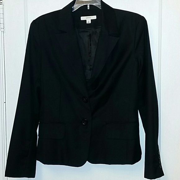 Double button blazer.