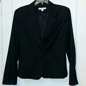 Double button blazer.
