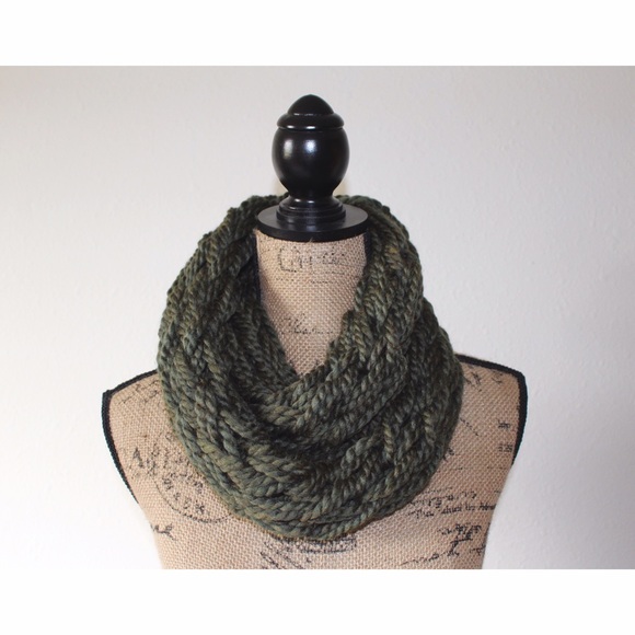 xoldanielle Accessories - chunky knit infinity scarf
