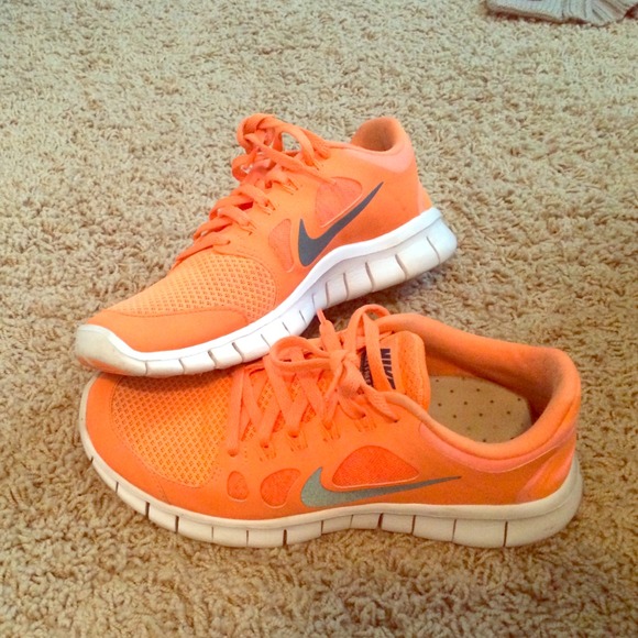 Coral Nike Free Runs