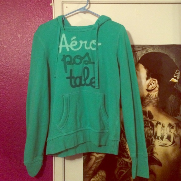 Aeropostale Sweaters - Green Aeropostale hoodie