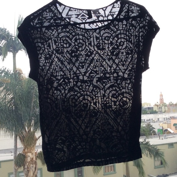 🚫SOLD💗 H&M see through Aztec pattern tee 💗 - Picture 1 of 4