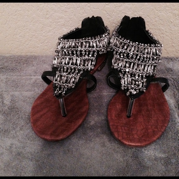 SOLD adorable beaded gypsy sandals!! - Picture 2 of 4