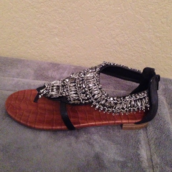 SOLD adorable beaded gypsy sandals!! - Picture 3 of 4
