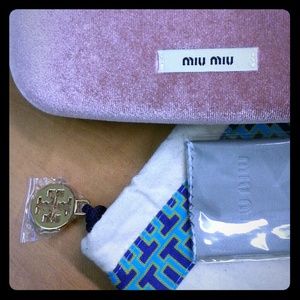 MIU MIU & TORY BURCH CANVAS B