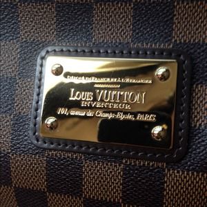 🎉SOLD 🎉Authentic Louis Vuitton Eva clutch