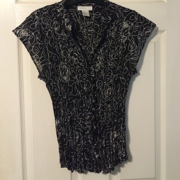 Sleeveless black and white top