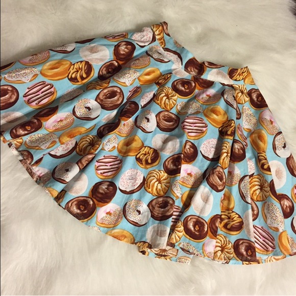 🚫HOLD🚫HP 🎉Donut Circle Skirt🍩