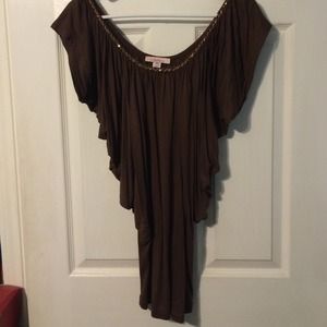 Brown t-shirt