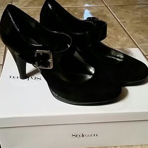 Black Suede  pumps