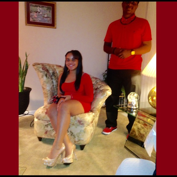 โ๏ธSOLDโ๏ธ Gold sparkly 6 inch heels ๐ - Picture 2 of 4