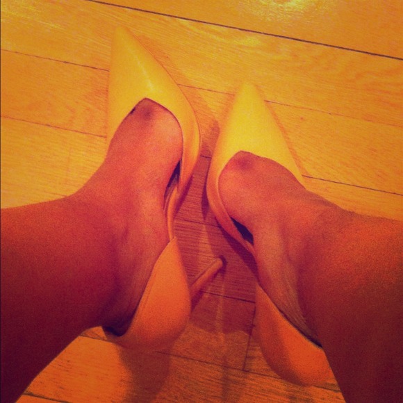 Zara court heel.