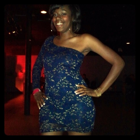 One sleeve dress - Picture 1 of 1