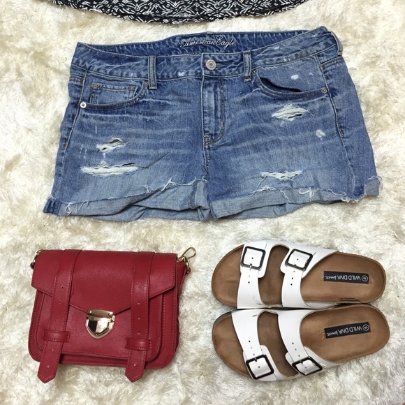 AEO Light wash denim shorts. Destroyed finishing.